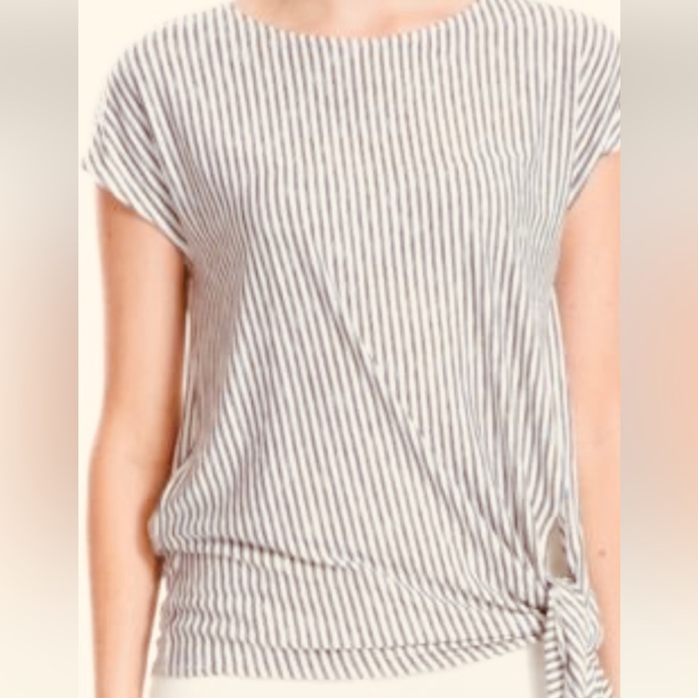 Max Studio Tie-Front Short Sleeve Top/Tunic - Picture 2 of 13